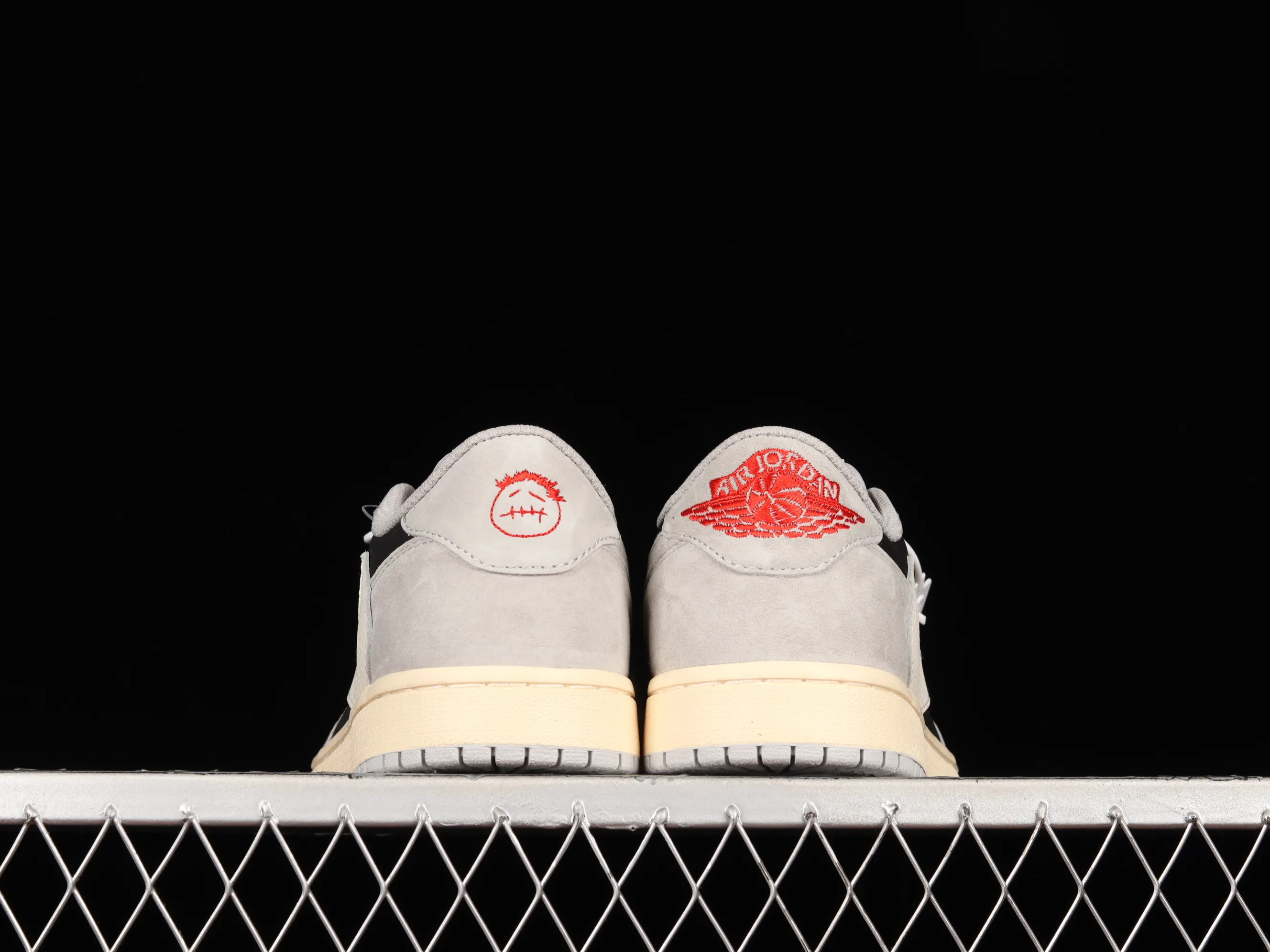 All categories Air Jordan Jordan series basketball shoes Air Jordan 1 Low Travis Scott x Air Jordan 1 Low OG AJ1 Joe 1 white black gray barb joint casual sports basketball shoes DM7866-010